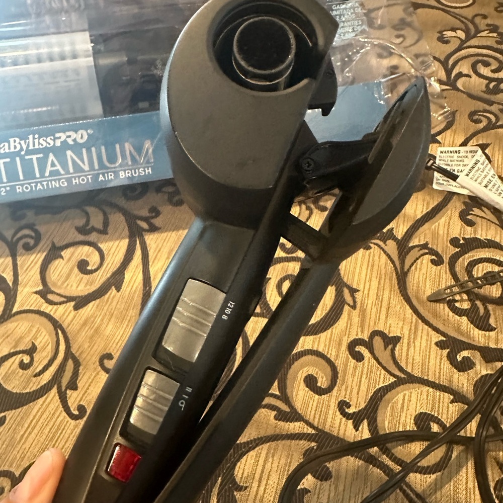 Curler - Picture 2 of 2